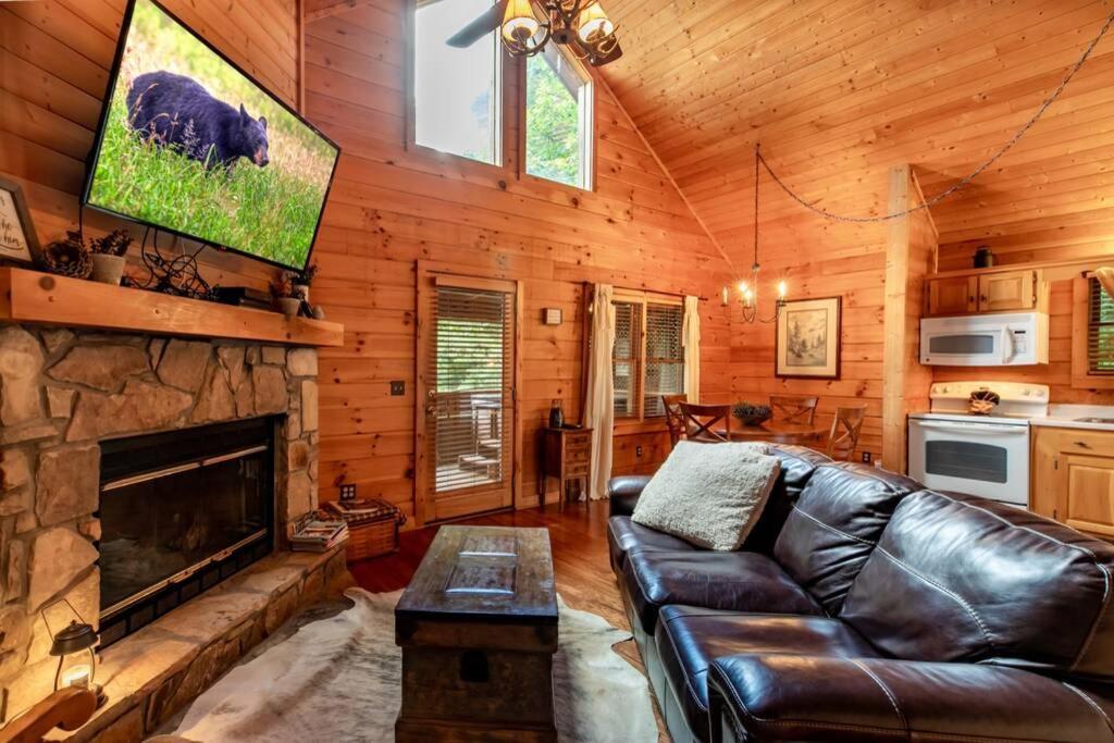 Nice View Fireplace, Hot Tub, Porch Bed, Private Sevierville Exterior foto