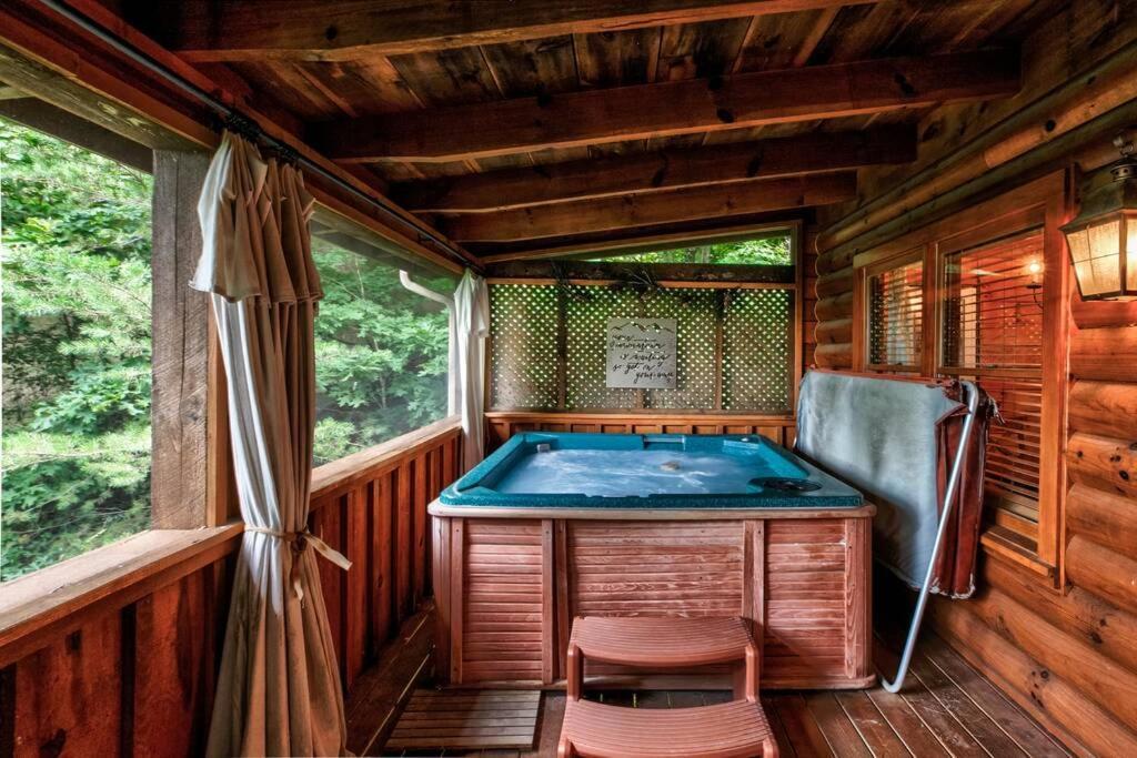 Nice View Fireplace, Hot Tub, Porch Bed, Private Sevierville Exterior foto