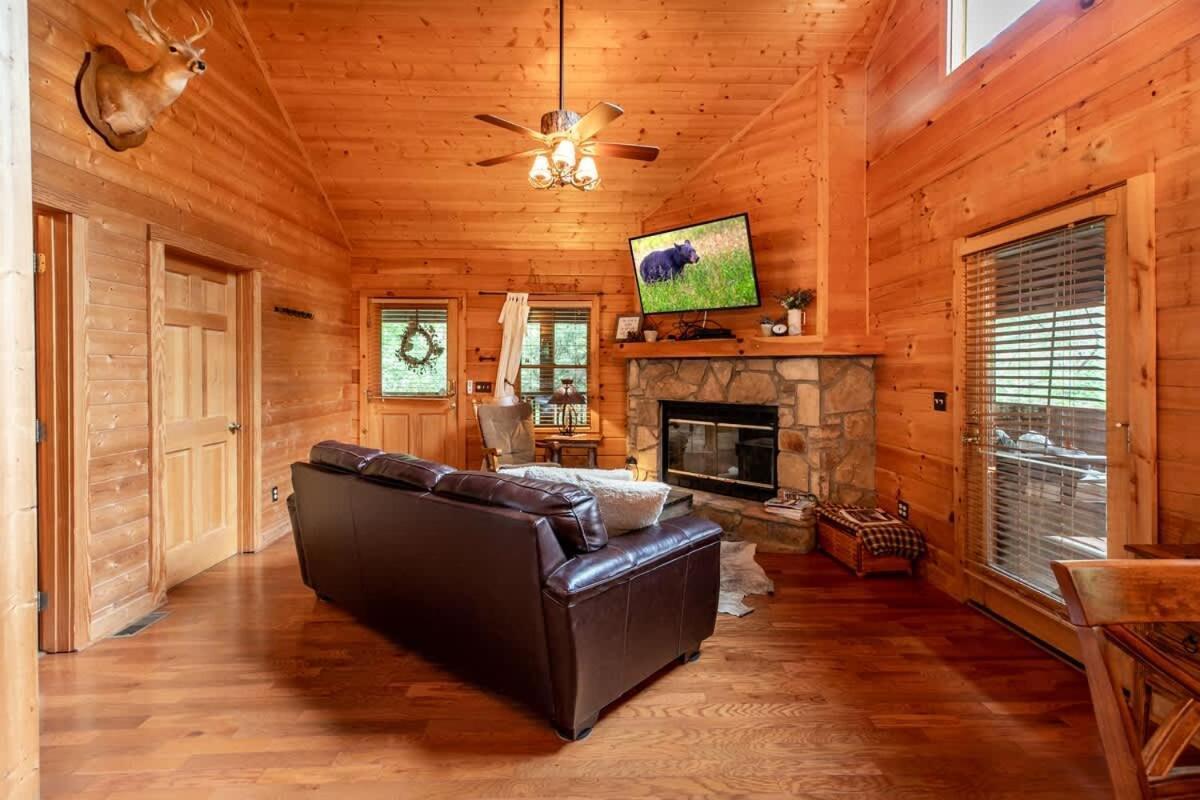 Nice View Fireplace, Hot Tub, Porch Bed, Private Sevierville Exterior foto