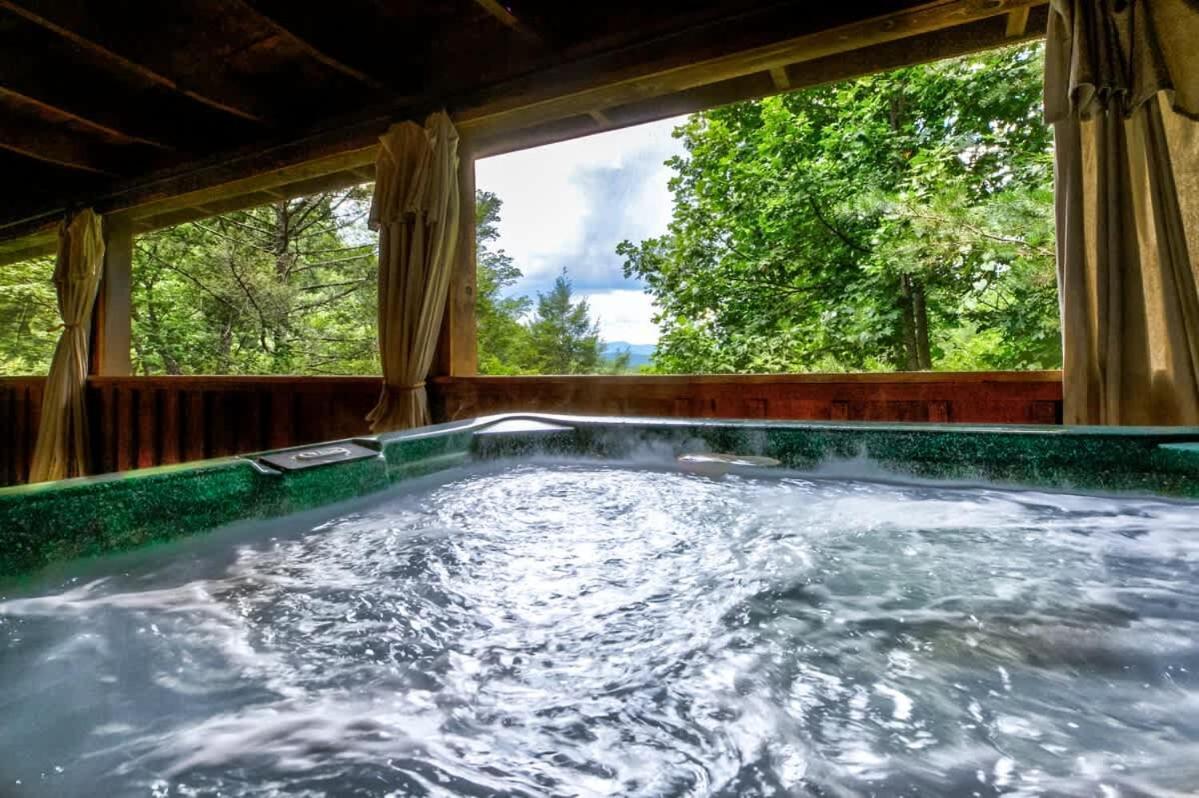 Nice View Fireplace, Hot Tub, Porch Bed, Private Sevierville Exterior foto
